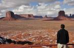 Admirando a beleza cênica do Monument Valley, no Arizona, nos Estados Unidos